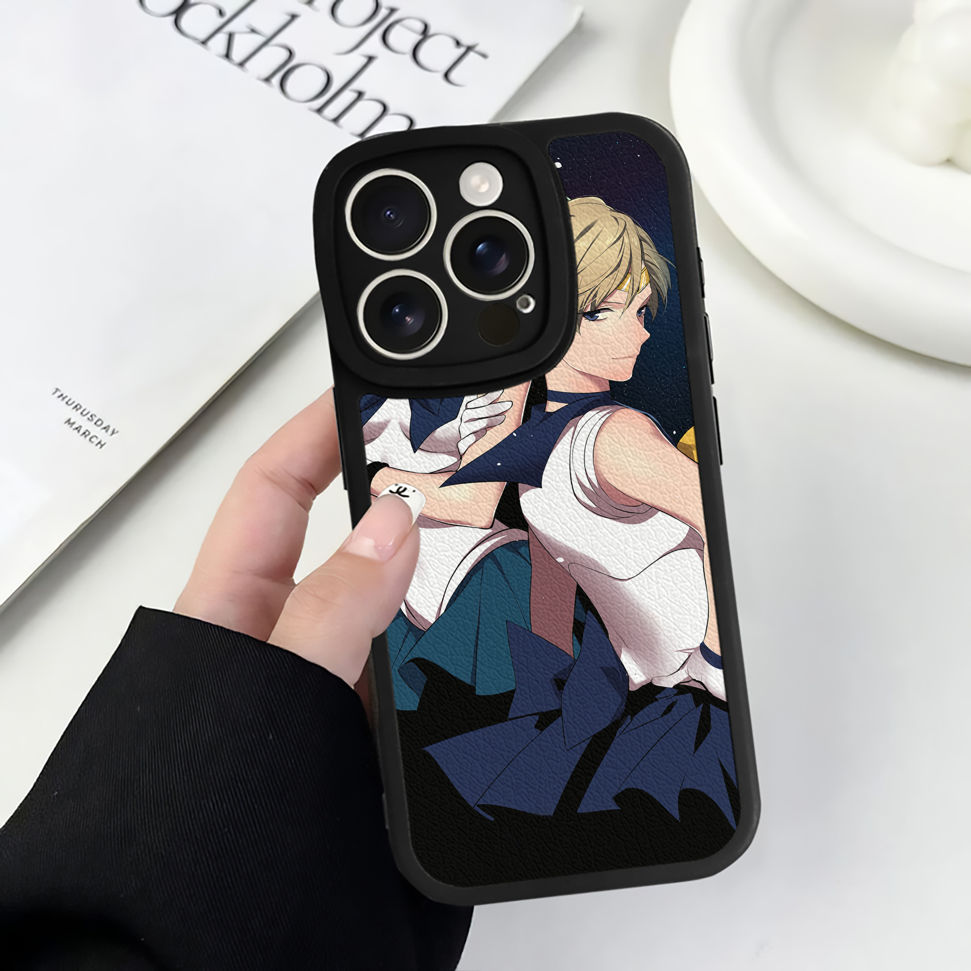 （画像用） 美少女戦士セーラームーン Sailor Moon 【iPhone 16シリーズ対応】シリコンスマホケース（レザー調） 材質：シリコン